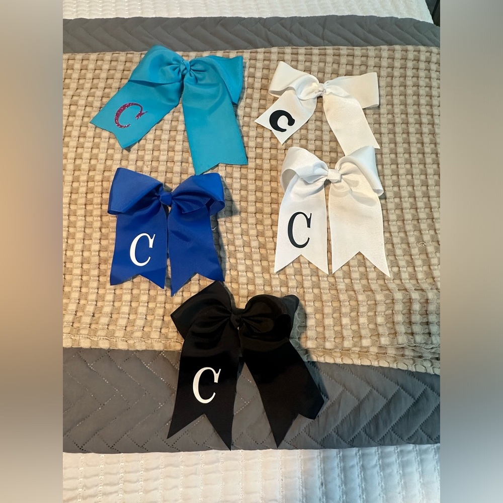 5 Hair Bows w/ Vinyl Monogrammed “C”